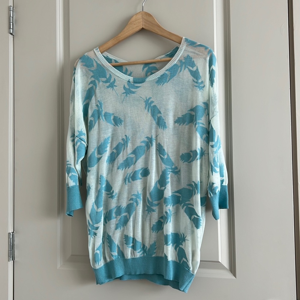 Women’s top - size L ( new )